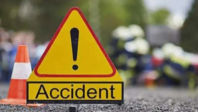 Palamu News: ट्रक की टक्कर के बाद दुर्घटनाग्रस्त स्कूटी, हादसे में एक व्यक्ति की मौत