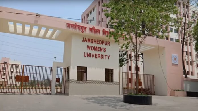 Students at Jamshedpur Women University discussing internship registration fee controversy